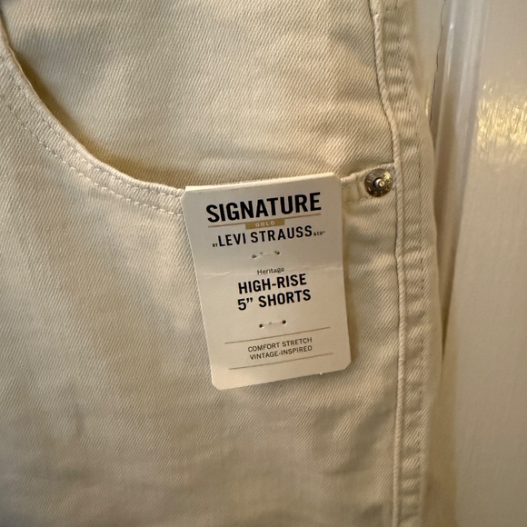 Signature by Levi Strauss & Co. Gold Label Women's Heritage High Rise 5" Shorts - Picture 5 of 5